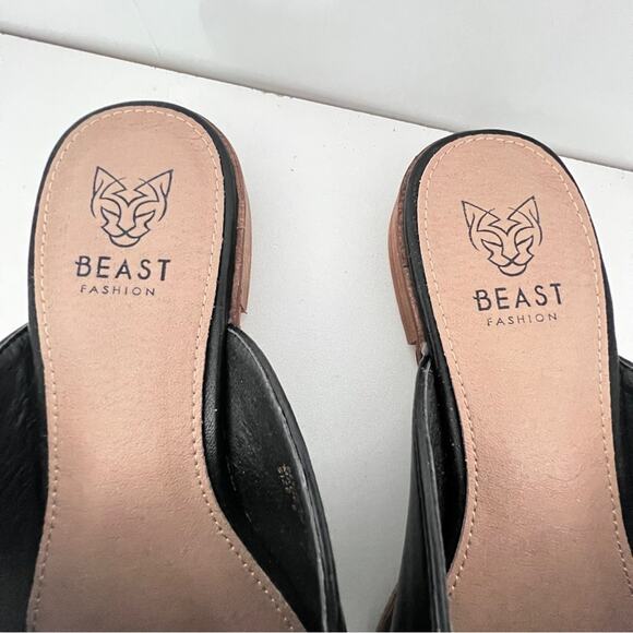 Sheena Flat Mule Loafer with Chain Detail Women’s Size 8 Black/Gold Very Comfy - Picture 3 of 9